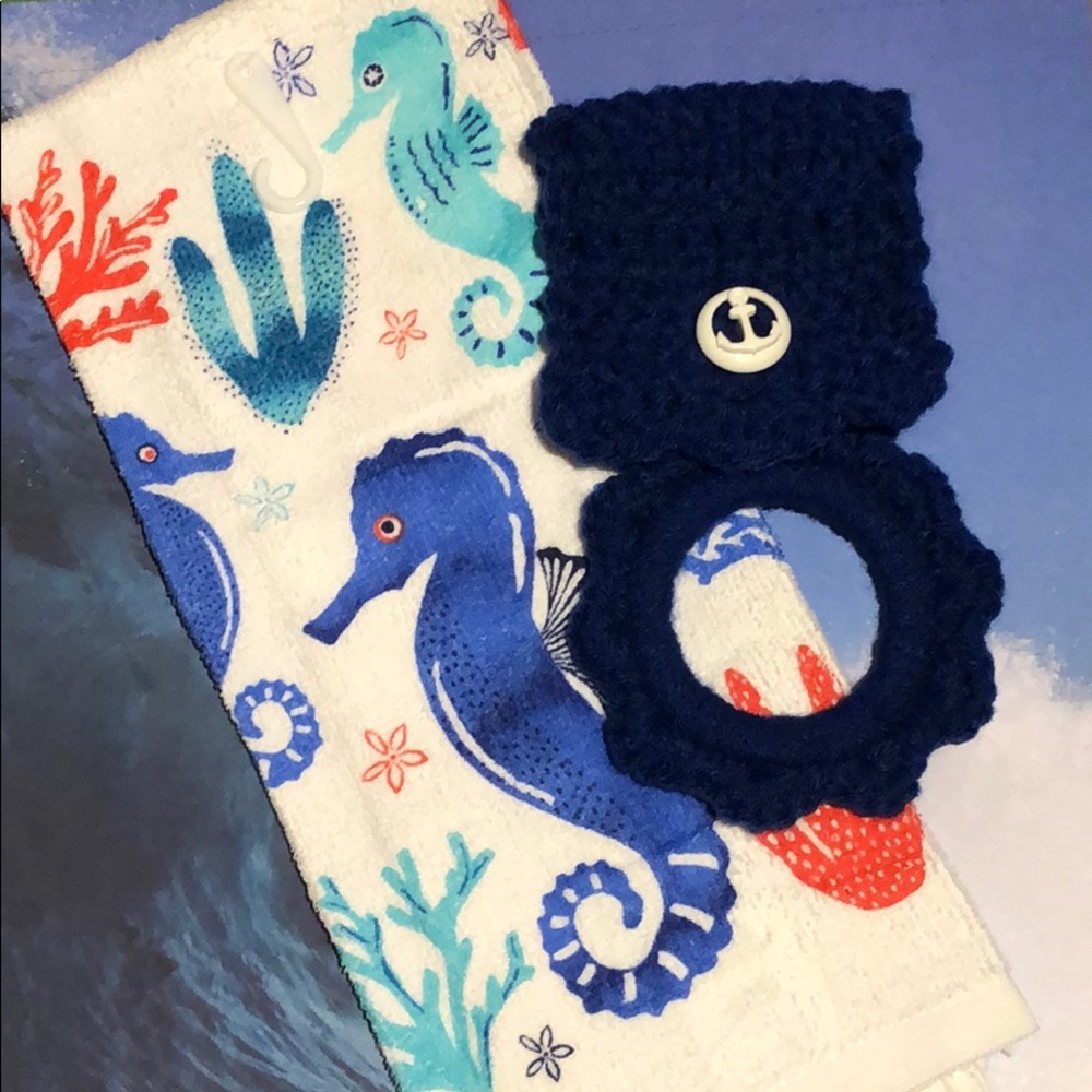 Seahorse kitchen towel and button towel hanger